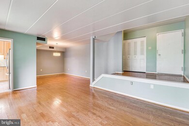 108 Roberts Ln unit 201, Alexandria, VA 22314 - photo 5