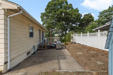 20 Malcolm St, Cranston, RI 02910 - photo 6