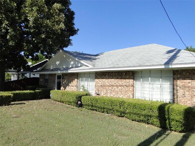 1308 N Kaufman St, Ennis, TX 75119 - photo 3