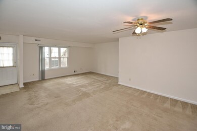 4156 Pleasant Meadow Ct unit 108F, Chantilly, VA 20151 - photo 5