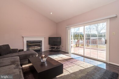 201 Pointer Ct, Chalfont, PA 18914 - photo 5