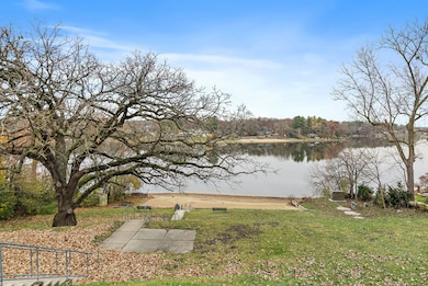 70 Hilltop Dr unit 4, Lake In the Hills, IL 60156 - photo 4