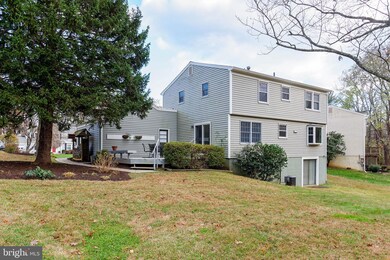 2122 Thomas View Rd, Reston, VA 20191 - photo 3