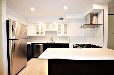 44 Broadlawn Park unit 16, Chestnut Hill, MA 02467 - photo 3