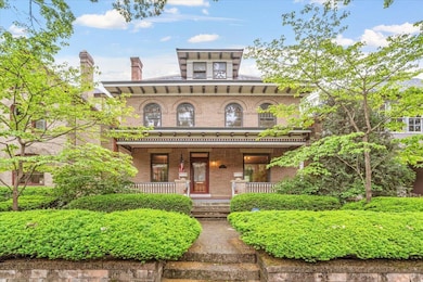 355 W 7th Ave