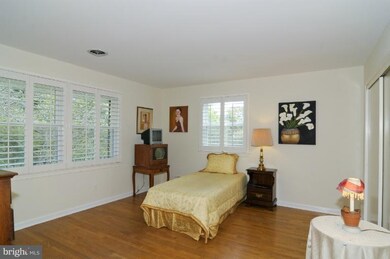 12612 Springloch Ct, Silver Spring, MD 20904 - photo 5