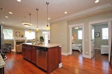 4705 S Champlain Ave unit 401, Chicago, IL 60615 - photo 3