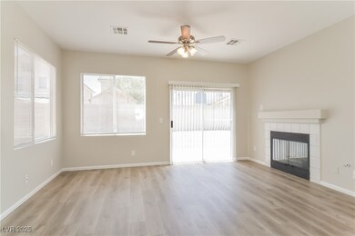 2375 Grannis Ln, Las Vegas, NV 89104 - photo 4