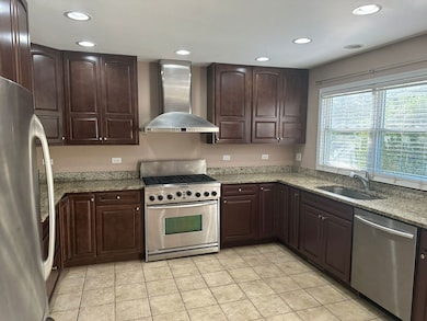 5490 Fox Path Ln, Hoffman Estates, IL 60192 - photo 2