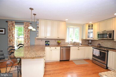 11630 Quail Ridge Ct, Reston, VA 20194 - photo 4