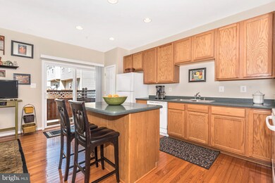 8044 Pennington Dr, Laurel, MD 20724 - photo 2