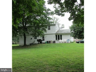 173 Floral Dr, Morrisville, PA 19067 - photo 3