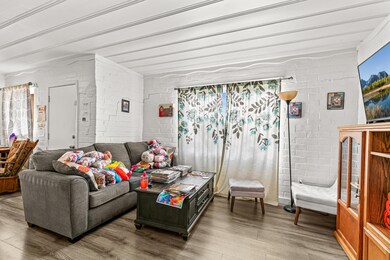 1048 W 13th St, Medford, OR 97501 - photo 5