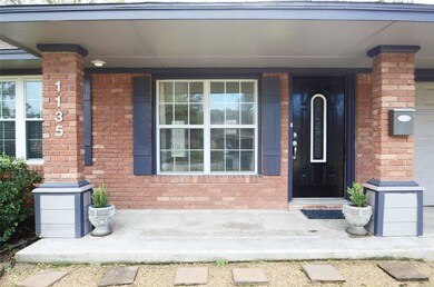 1135 W 30th St, Houston, TX 77018 - photo 2