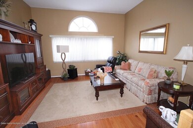 81 Sandywood Ln, Staten Island, NY 10309 - photo 5