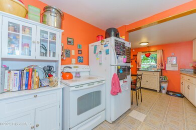 4 Kitchen 1