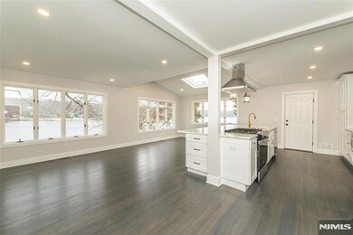 86 Lake Dr W, Wayne, NJ 07470 - photo 7