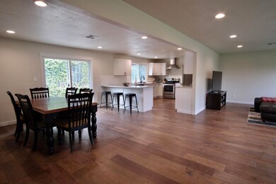 823 3rd St, Rogue River, OR 97537 - photo 3