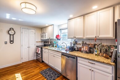 15 Willers St unit 2, West Roxbury, MA 02132 - photo 6