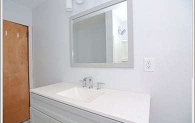 43 Washburn St unit 2, Taunton, MA 02780 - photo 3