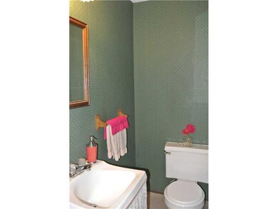 Partial Bath. 1st floor powder room