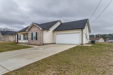 134 Grace Ct, Manchester, TN 37355 - photo 2