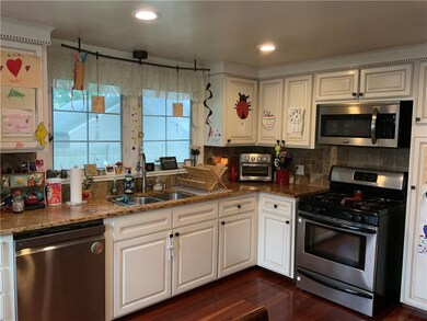 60 Mckinley St, Warwick, RI 02886 - photo 4