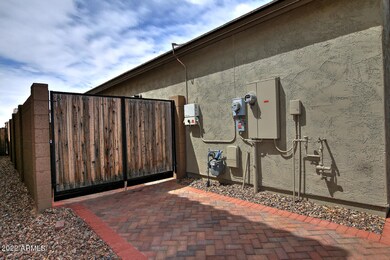 6895 W Sonoma Way Florence AZ-large-033-