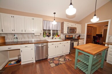 2532 Eleusis Kitchen_2