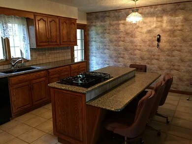 208 Woodridge Ln, Indiana, PA 15701 - photo 5