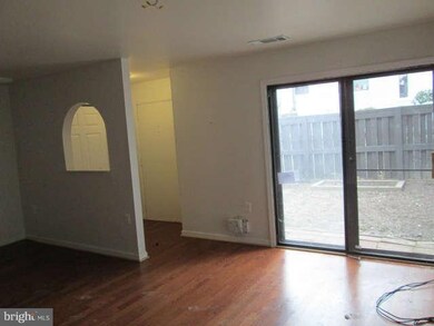 8626 Village Way unit 5, Alexandria, VA 22309 - photo 2