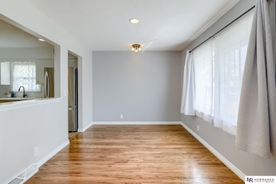 9947 Orchard Cir, Omaha, NE 68127 - photo 7