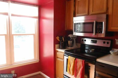 11934 Redtree Way, Reston, VA 20194 - photo 5