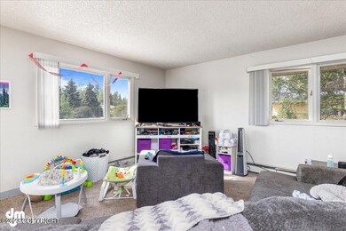 04-Unit 1 Living Room-DW-6638