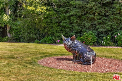 570 S Mapleton Dr, Los Angeles, CA 90024 - photo 5