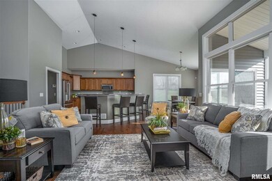 1653 Celtic, Davenport, IA 52807 - photo 5