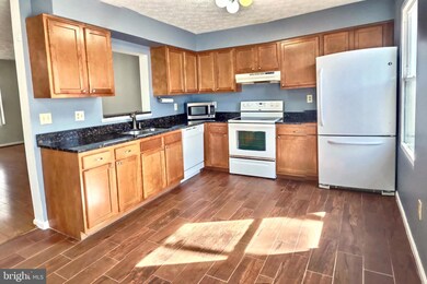 18654 Winding Creek Place, Germantown, MD 20874 - photo 7