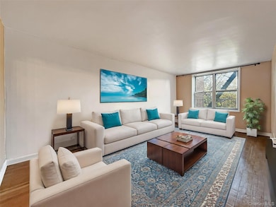 Archer Coop unit 5L, Bronx, NY 10460 - photo 2