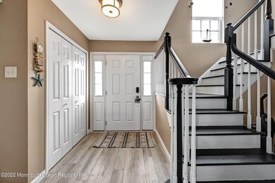 19 Haverford - Front foyer