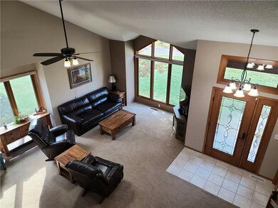 228 W 14th St S, Newton, IA 50208 - photo 5