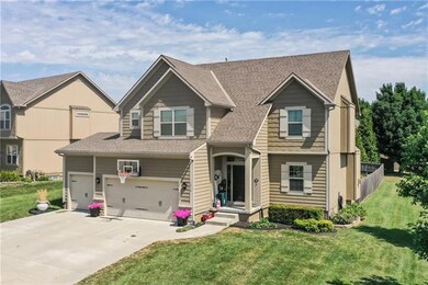 1510 Blueskye Ln, Raymore, MO 64083 - photo 2