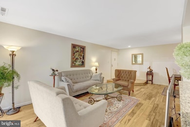 11216 Chestnut Grove Square unit 10, Reston, VA 20190 - photo 5