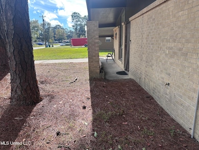 4003 Emerson St, Pascagoula, MS 39581 - photo 2