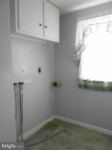 109 Gray St, Chester, PA 19013 - photo 6