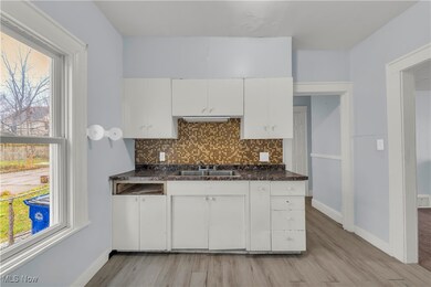 8006 Maryland Ave, Cleveland, OH 44105 - photo 7