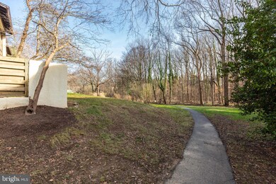 5689 Harpers Farm Rd unit F, Columbia, MD 21044 - photo 2