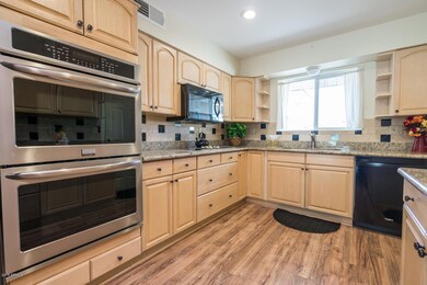 10602 W Mission Ln, Sun City, AZ 85351 - photo 4