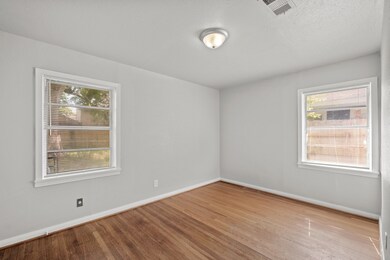 5027 Cosby St, Houston, TX 77021 - photo 4