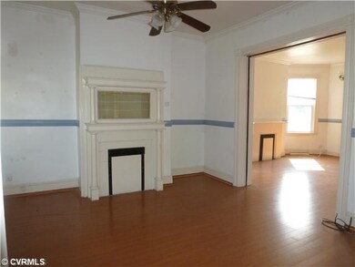 Living Room - 16 x 14