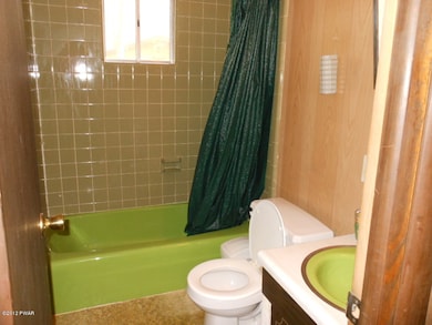 109 Palm Dr, Dingmans Ferry, PA 18328 - photo 5